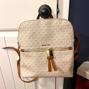 Michael Kors Rhea Medium Backpack